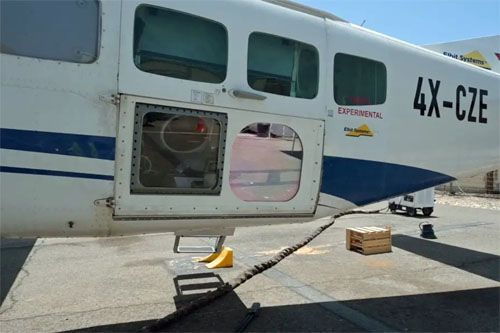 Sposób zamontowania systemu laserowego do zwalczania celów powietrznych na samolocie Cessna 208B Grand Caravan / Zdjęcie: Ministry of Defense Spokesperson’s Office
