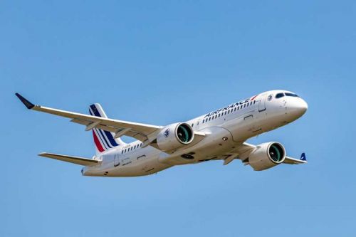 Pierwszy A220-300 Air France (nr ser. 55134) nosi znaki rejestracyjne F-HZUA i nazwę Le Bourget, będącą hołdem dla miejscowości o tej samej nazwie, leżącej w regionie Île-de-France, w departamencie Sekwana-Saint-Denis, na północno-wschodnich przedmieściach Paryża, silnie związanej z przemysłem lotniczym. Na terenie gminy częściowo znajduje się słynne paryskie lotnisko Le Bourget / Zdjęcia: Air France