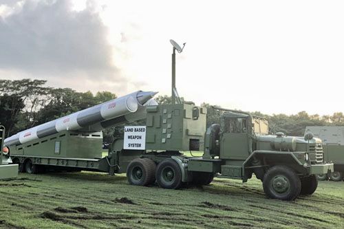 Prototyp rosyjsko-indyjskiego nadbrzeżnego mobilnego systemu rakietowego BraHmos demonstrowany podczas Dnia Technologii Armii Filipińskiej w 2019 / Zdjęcie Twitter – MaxDefense PH