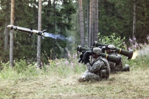 Estońscy żołnierze podczas ćwiczeń z obsługi Javelinów / Zdjęcie: MO Estonii