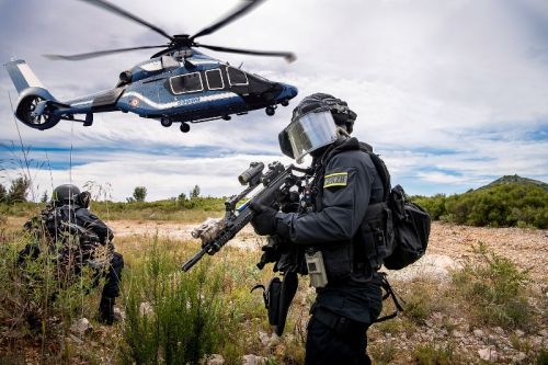 Pierwsze H160 mają zostać dostarczone Gendarmerie Nationale przed Igrzyskami Olimpijskimi, które odbędą się w Paryżu w 2024 / Zdjęcie: SIRPA – F. Garcia