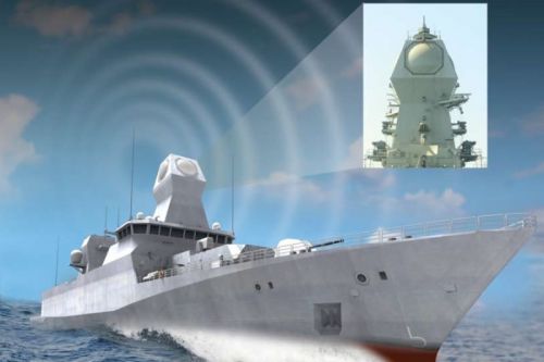 Radar MF-STAR ma cztery modułowe, skośne, ścianowe anteny konforemne, które zapewniają pokrycie pełnej sfery obserwowanej przestrzeni, jednocześnie minimalizując sygnaturę radarową okrętu