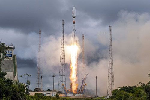 Rakieta nośna Sojuz lot VS27 startuje z ośrodka kosmicznego Kourou w Gujanie Francuskiej z 34 satelitami OneWeb, 10 lutego 2022, 15:09 czasu lokalnego / Zdjęcie: Arianespace