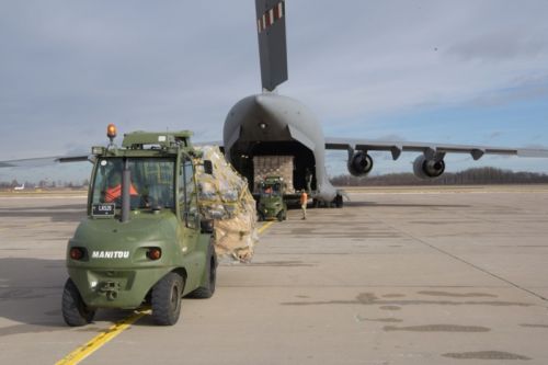 Transport wykonano samolotem C-17 działającym w ramach NATO Strategic Airlift Capability / Zdjęcie: MO Litwy