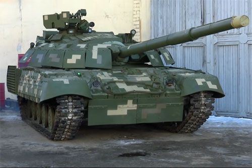 Zmodernizowany T-64 BM2 podczas pokazu dla mediów na terenie charkowskich zakładów pancernych / Zdjęcie: via ICTV
