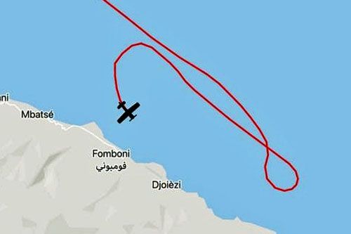 Trasa ostatniej fazy lotu samolotu Cessna Grand Caravan, który rozbił się podczas podejścia do lądownia na lotnisku Moheli-Bandar es Estam / Ilustracja: Twitter