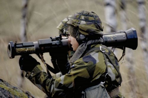 Przekazane zostaną m.in. granatniki przeciwpancerne Pansarkott 86 (AT4) / Zdjęcie: Försvarsmakten