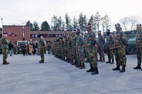 Odprawa belgijskich żołnierzy z 1/3 Bataillon de Lanciers w koszarach Marche-en-Famenne w prowincji Luksemburg przed wylotem do Rumunii / Zdjęcie: MO Belgii
