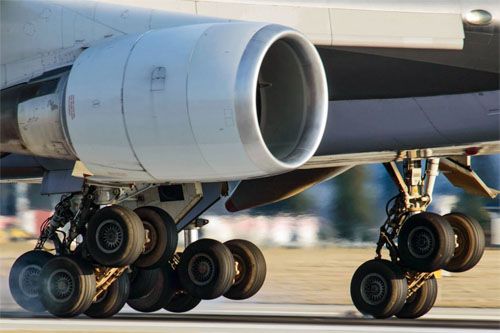 Podwozie Boeinga 787 jest zbudowane z tytanu importowanego z FR / Zdjęcie: CAGC