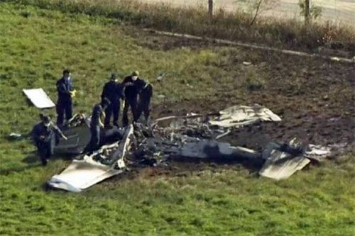 Spalony wrak samolotu Beechcraft A26 Bonanza, który rozbił się na Okinawie / Zdjęcie: Twitter