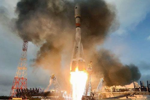 Rakieta nośna Sojuz-2.1a z satelitą telekomunikacyjnym Meridian-M startuje z kosmodromu w Plesiecku / Zdjęcie: MO FR