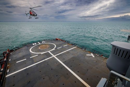 Seria prób w locie zmodyfikowanego Guimbal Cabri G2 toruje drogę do pokazu działań prototypu VSR700 na morzu, operującego z pokładu francuskiej fregaty / Zdjęcie: Airbus Helicopters