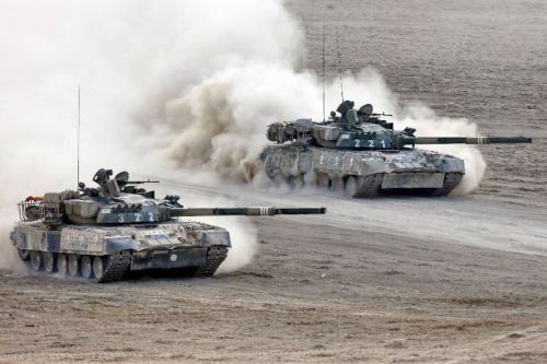 Gwardia Narodowa Cypru używa 82 czołgów podstawowych T-80U i dowódczych T-80UK / Zdjęcie: Twitter