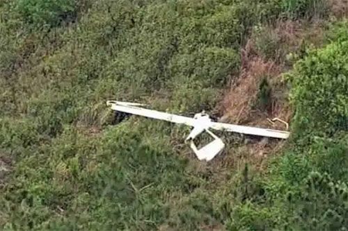 Wrak szybowca Schleicher ASW-10B, który rozbił się po starcie z lotniska Jacksonville-Herlong na Florydzie / Zdjęcie: sky4