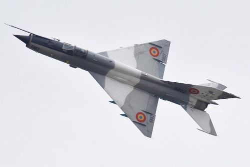 Bezpośrednią przyczyną zawieszenia lotów był wypadek rumuńskiego MiG-21 z 2 marca br. / Zdjęcie: Maciej Hypś