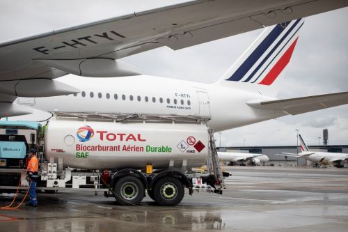 Zwiększone wykorzystanie zrównoważonego paliwa lotniczego ma umożliwić obniżenie emisji CO2 średnio o 80% w całym cyklu życia / Zdjęcie: Air France 