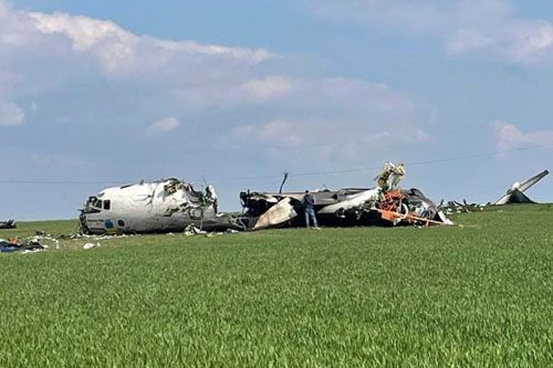 Wrak samolotu An-26, który rozbił się 22 kwietnia rano po starcie z lotniska Zaporoże / Zdjęcie: Zaporoska OWA