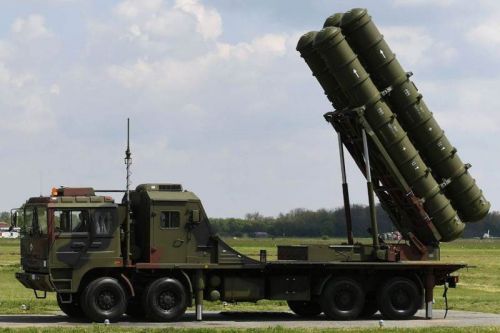 Serbskie systemy obrony powietrznej średniego zasięgu FK-3 mają być osłaniane przez zakupione w Rosji artyleryjsko-rakietowe kompleksy krótkiego zasięgu Pancir-S1 / Zdjęcie: MO Serbii