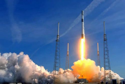 Rakieta nośna SpaceX Falcon 9v1.2FT Block 5 startuje 14 maja 2022 z Cape Canaveral na Florydzie / Zdjęcie: SpaceX