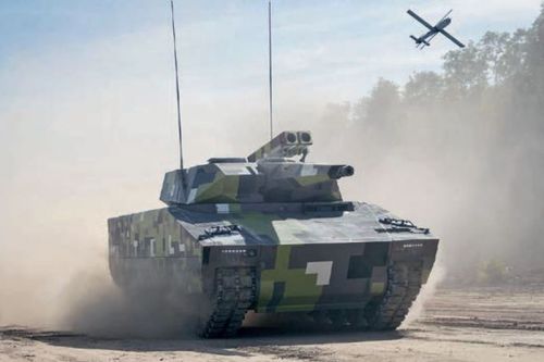 Zastosowanie amunicji krążącej Hero z bwp Lynx KF41 ma umożliwić zwiększenie zasięgu oddziaływania ogniowego / Zdjęcie: Twitter