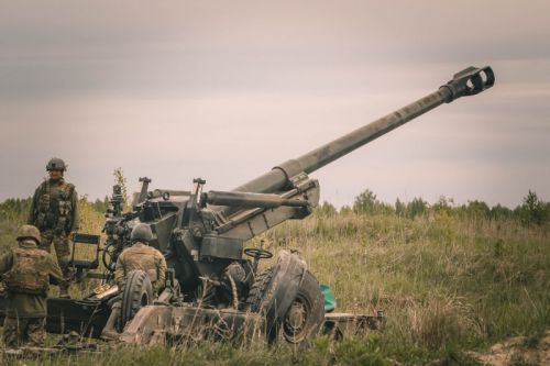 Dostawy 155-mm artylerii na Ukrainę zwiększają możliwości zaopatrywania w amunicje artyleryjską przez wiele państw wspierających Kijów / Zdjęcie: Sztab Generalny SZ Ukrainy
