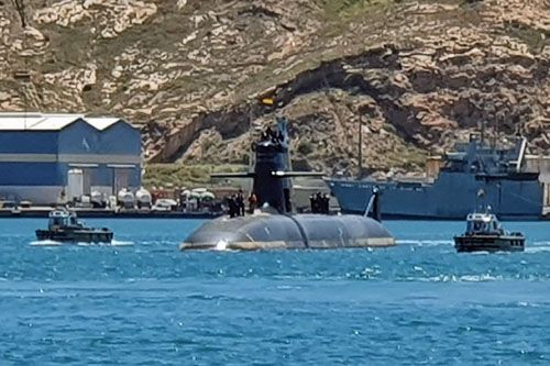 Pierwszy hiszpański okręt podwodny z napędem niezależnym od powietrza atmosferycznego proj. S-80 Plus Isaac Peral wychodzi z portu w Kartagenie na testy fabryczne / Zdjęcie: Navantia
