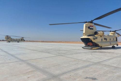 Obecnie wojska lotnicze Egiptu mają 19 śmigłowców rodziny CH-47 Chinook starszych generacji / Zdjęcie: Twitter