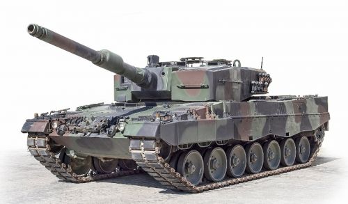 Według Military Balance 2022 hiszpańskie wojska lądowe mają 108 Leopardów w wersji 2A4 i 218 Leopardów 2A6E / Zdjęcie: Ejército de Tierra