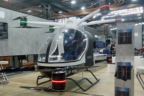 Wielowirnikowy pojazd elektryczny Hi-Fly S700 na międzynarodowej wystawie Innoprom w Jekaterynburgu / Zdjęcie: Nakanunie.ru