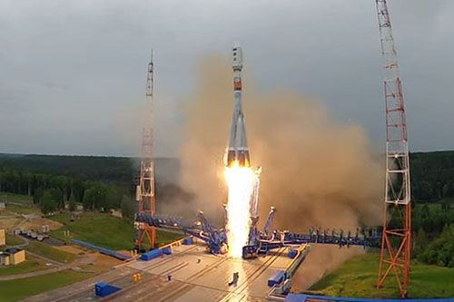 Rakieta nośna Sojuz-2.1b z satelitą nawigacyjnym GLONASS K1-4 startuje z kosmodromu w Plesiecku / Zdjęcie: Roskosmos