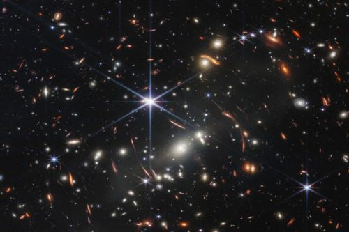 Gromada galaktyk SMACS 0723 uchwycona przez Kosmiczny Teleskop Jamesa Webba / Zdjęcie: Lockheed Martin