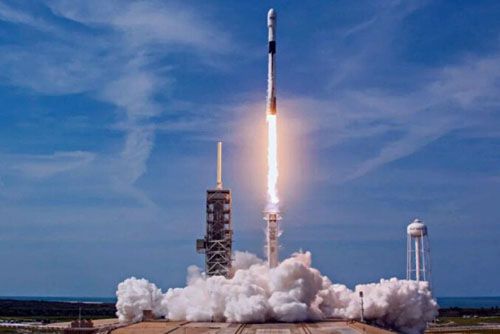 Rakieta nośna Falcon 9 startuje 53 satelitami Starlink, 24 lipca o 9:38 EDT, Kennedy Space Center na Florydzie / Zdjęcie: SpaceX