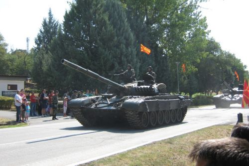 Macedończycy pozyskali T-72A w 2001, gdy toczyli tzw. Konflikt w Tetowie z albańską mniejszością narodową / Zdjęcie: Armija na Republika Makedonija 