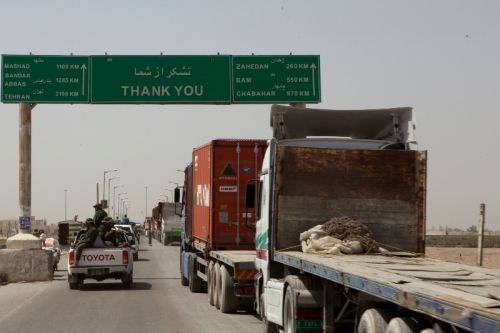 Autostrada Delaram-Zarandż – ważny trakt handlowy z Bliskiego Wschodu do Azji Centralnej – w afgańskiej prowincji Nimruz na pograniczu z Iranem, gdzie dochodzi do incydentów granicznych / Zdjęcie: U.S. Marine Corps. 