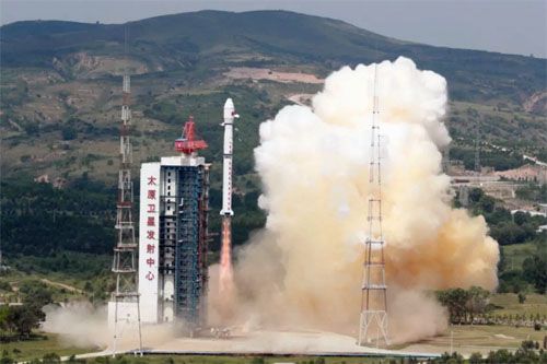 Rakieta nośna CZ-4B startuje z ośrodka kosmicznego w Taiyuan z satelitą TECIS-1 / Zdjęcie: CNSA