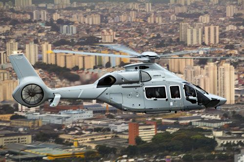 Śmigłowiec Airbus Helicopters ACH160 w locie nad Sao Paulo / Zdjęcie: Airbus