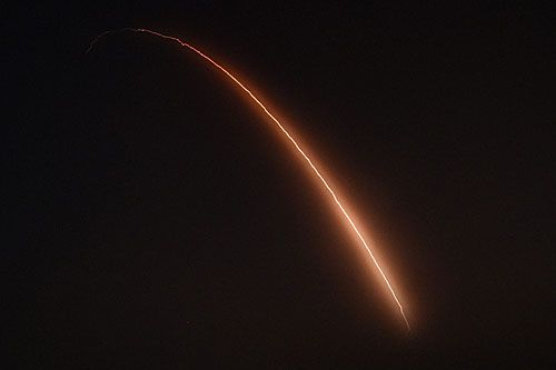 Testowy start międzykontynentalnej rakiety balistycznej Minuteman III z bazy wojsk kosmicznych Vandenberg w Kalifornii, 16 sierpnia 2022, 00:49 czasu pacyficznego / Zdjęcie: USAF – Airman 1st Class Ryan Quijas