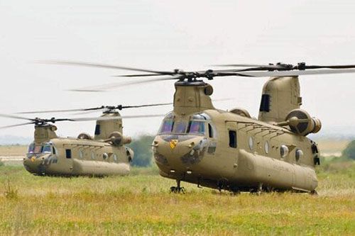 Śmigłowce CH-47 Chinook w najwcześniejszych wersjach były używane już w latach 1960., w czasie wojny w Wietnamie / Zdjęcie: Boeing