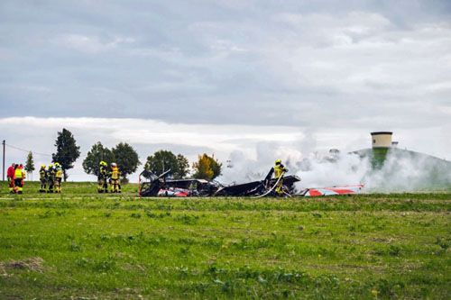 Gaszenie wraków Zlinów 526AFS, które rozbiły się w pobliżu lotniska Gera-Leumnitz w Turyngii / Zdjęcie: Twitter