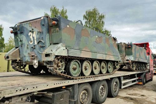 Transportery opancerzone M113A1 z zasobów litewskich w drodze na Ukrainę / Zdjęcie: Twitter Lithuanian MoD Arvydas Anusauskas
