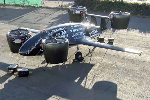 Prototyp przedprodukcyjny bezzałogowca cargo VTOL RH-1-A Rhaegal podczas pierwszego lotu / Zdjęcie: Sabrewing