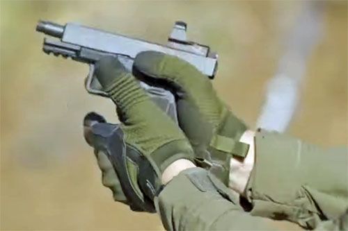 Półkompaktowy pistolet Ramon na naboje kal. 9x19 mm NATO w czasie testów / Zdjęcie: Emtan