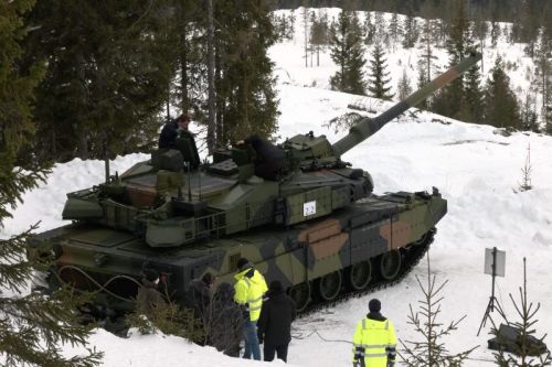 Wśród potencjalnych odbiorców norweskiej amunicji czołgowej wymienia się siły zbrojne Norwegii i Polski / Zdjęcie: Nammo