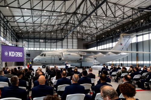 Ceremonia powitania pierwszego portugalskiego KC-390 w bazie Beja / Zdjęcie: MO Portugalii  