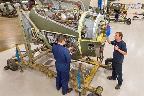 Serco świadczy usługi wsparcia eksploatacji brytyjskich samolotów C-130J Hercules w RAF Brize Norton / Zdjęcie: Serco Group