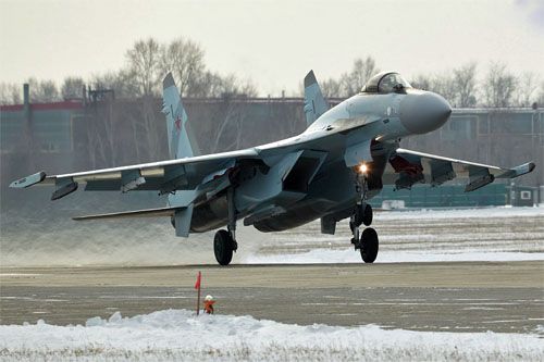 Jeden z wielozadaniowych myśliwców Su-35S dostarczonych na początku grudnia 2022 Ministerstwu Obrony FR / Zdjęcie: OAK
