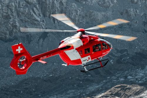 Sieć Rega w Szwajcarii tworzy 14 stacji HEMS. W 2022 jej załogi śmigłowców wykonały 14 330 misji, przewożąc m.in. 471 pacjentów zarażonych koronawirusem SARS-CoV-2 / Zdjęcie: Airbus Helicopters