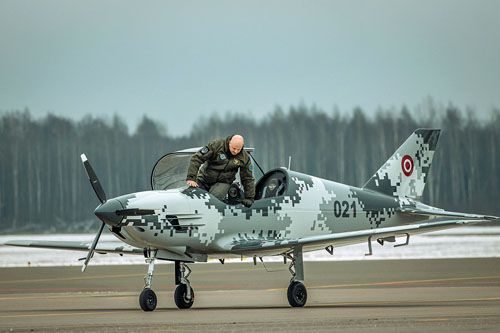 Jeden z odebranych przez Latvijas Gaisa Spéki samolotów szkolnych Pelegrin Tarragon / Zdjęcie: LGS