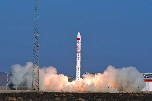 Rakieta nośna CERES-1 Y5 startuje z ośrodka kosmicznego Jiuquan, 9.01.2023, 13:04 czasu pekińskiego / Zdjęcie: CASC