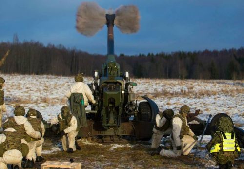 Na Ukrainę trafią m.in. dziesiątki haubic ciągnionych FH-70 i D-30 z zasobów estońskich sił zbrojnych / Zdjęcie: MO Estonii